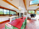 5 bedroom 4 bathroom property walking distance from ski lift, private parking 1 hour from Geneva.
