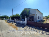 3 bedroom villa with fenced land 10 kms from Tomar.