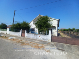 3 bedroom villa with fenced land 10 kms from Tomar.