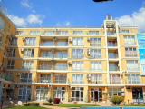 Bright and spacious 1-Bedroom Apartment in Flores Park | Perfect Sunny Beach Location!