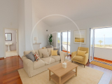 Seafront 2 bedroom apartment in S. Pedro do Estoril