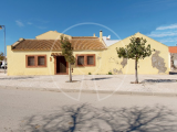 Property Restaurant or services and flat in Castro Marim