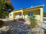 3 bedroom villa with garage and shed near Albufeira do Castelo do Bode.