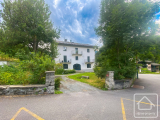 2 bedroom duplex apartment with mountain views, private parking, close to Chamonix 1 hour from Genev
