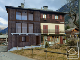 Triplex 4 bedroom apartment with Mont Blanc views, close to Chamonix centre, storage & private parki