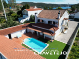 4 bedroom villa with swimming pool and annex for sale next to the Castelo do Bode Reservoir.