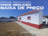 Recovered 2 bedroom villa with patio close to good access.