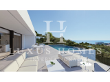 High end villa with large terrace, private pool, gym, spa and stunning sea view located close to the