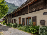 Traditional renovated 1700s farmhouse, with 5 en-suite bedrooms, vaulted lounge, sauna, cave and par