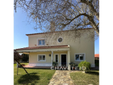 Elegant 5-Bedroom Family Home with Garden Oasis, Garage and BBQ Area- 2 km from Tomar