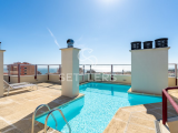 Top-floor three-bedroom apartment, Bairro do Rosário