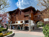 3 bedroom duplex centrally located in Samoens with underground garage and cave, 20m from the ski bus