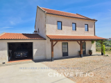 3 Bed traditional stone house recently renovated set in a large plot of land for sale in Chãos centr