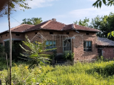 Solid House with renovated Roof and 1,450 sq.m. Garden in a peaceful village