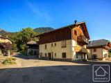 Rare for sale- well maintained studio apartment which is just a 20 minute walk to the centre of the 