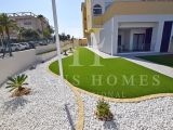 Ground floor apartment with garden, pool, gym and outdoor bar located in a premium and closed commun