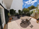 Spacious 3 bedroom ground floor apartment with a large patio.