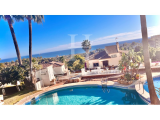 Brightful penthouse with a private rooftop terrace and pool, surrounded by golf courses and beaches 