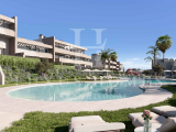 Enormous ground floor apartment with private garden in an exclusive complex with community pool and 