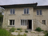 Renovation Project with Large Garden between Byala and Polski Trambesh