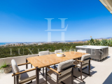 Key ready high end luxury villa with private pool, terrace and an amazing sea view in a ultra high c