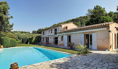 villa For Sale in Tourrettes Provence-Alpes-Cote d'Azur FRANCE
