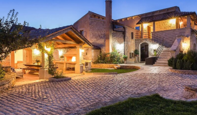 Villa For Sale in Tinjan, Istria, Croatia