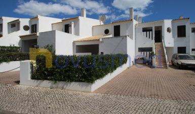 3 bedroom townhouse, Albufeira, Algarve, swimming pool, close to beach, vacation rental for local ac