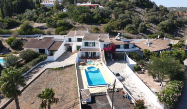 Villa For Sale in Burgau, Algarve, Portugal