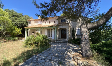 In A Magnificent Setting, House Of 190 M2 Living Space With 7 Bedrooms On 4750 M2 With Views